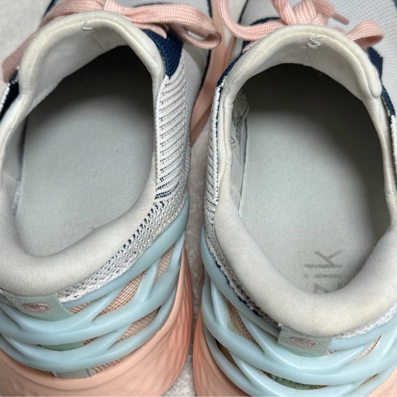 Kizik Athens Bahama Sneaker Women 9.5 Men 8 White Blue Hands Free Slip On Shoes - Picture 11 of 12